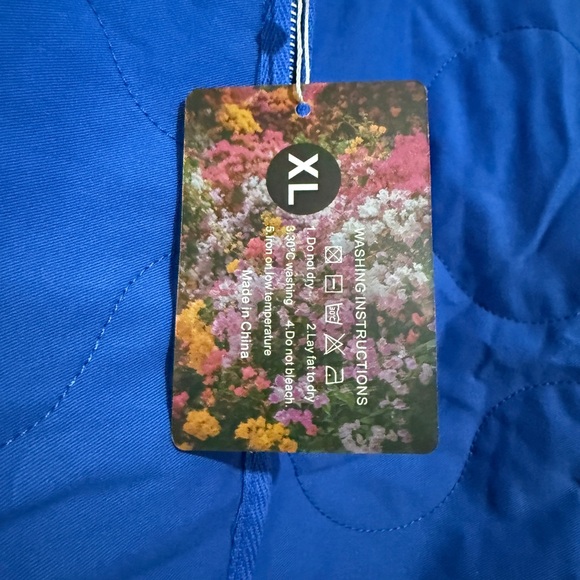 NWT Quilted Blue Puffer Jacket w/ Zip Pockets & Elastic Hem women’s XL - Picture 7 of 9